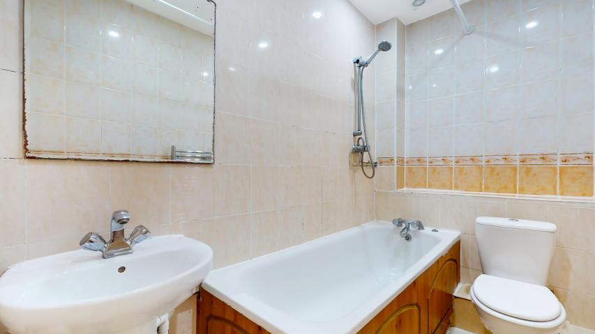 			1 Bedroom, 1 bath, 1 reception Flat			 Brondesbury Villas, QUEENS PARK